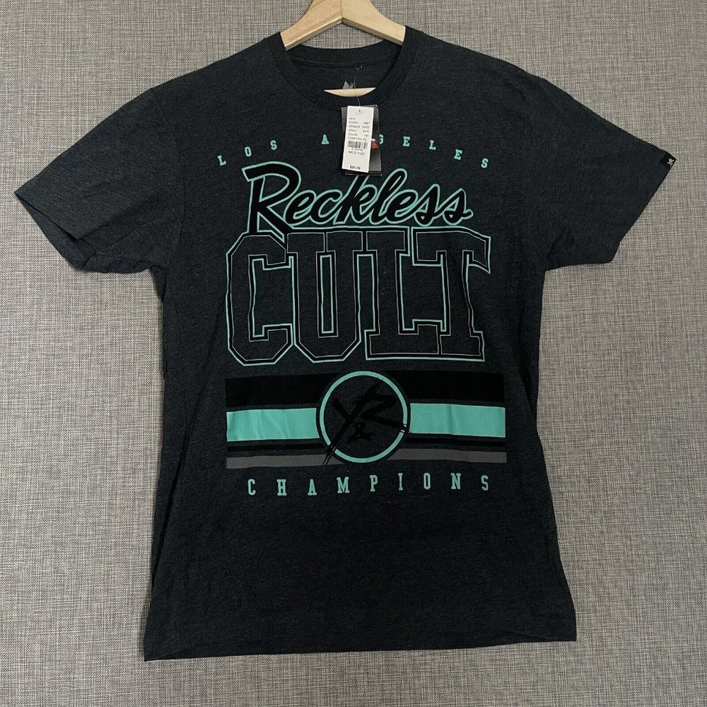 Young and Reckless Shirt Men Medium Deadstock Cult Champions Los Angeles Y2K New - Picture 10 of 10